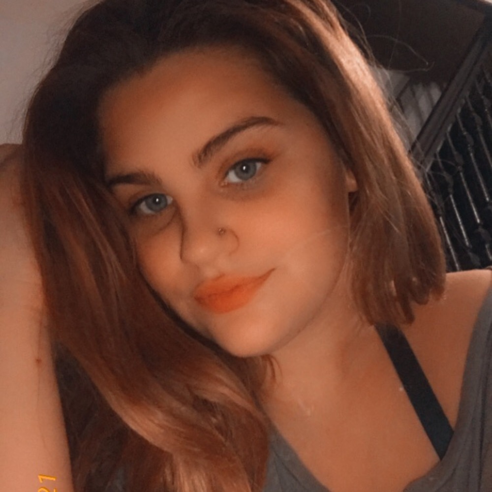 Meet your Posher, Holly